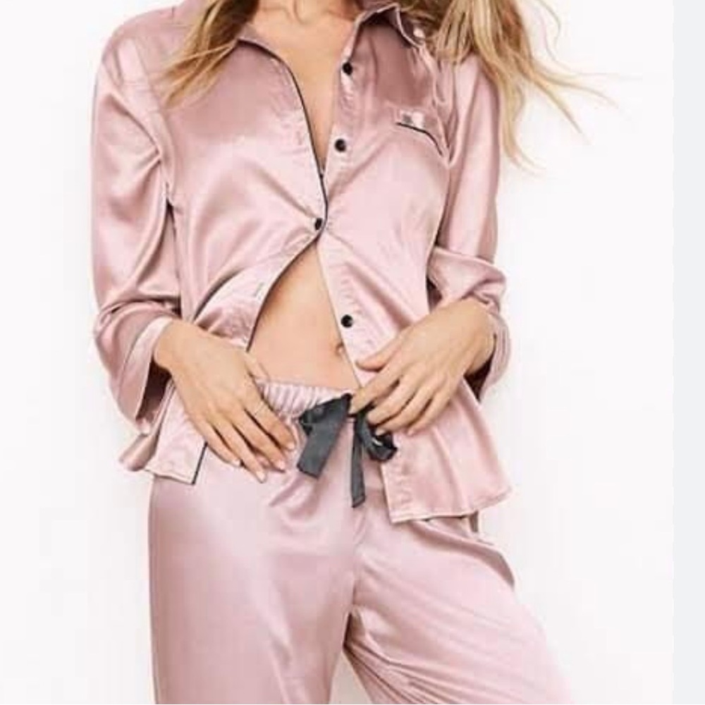 EUC Victoria’s Secret pajama set